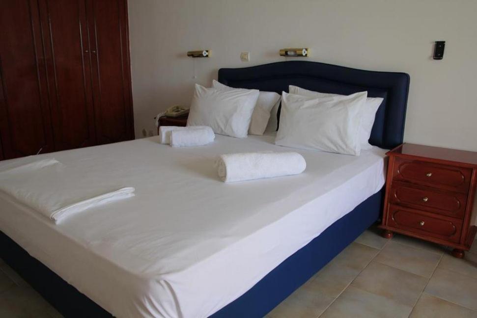 Mediterranean Hotel Kárpathos Eksteriør bilde