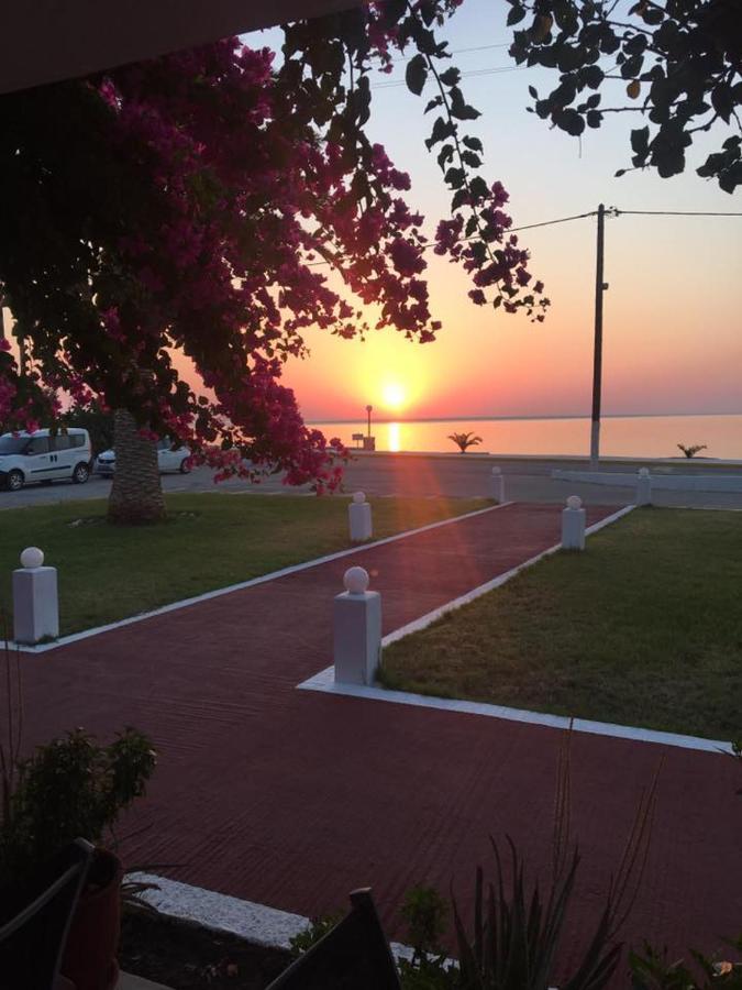 Mediterranean Hotel Kárpathos Eksteriør bilde